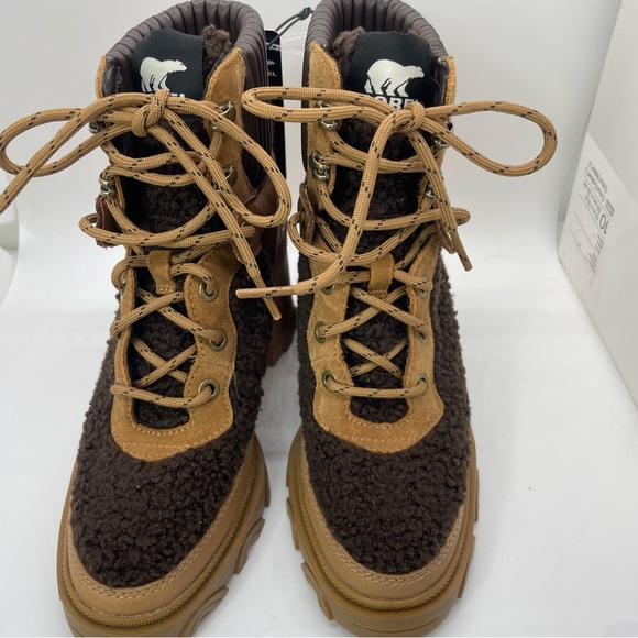 Sorel boots Size 6 - Picture 2 of 12